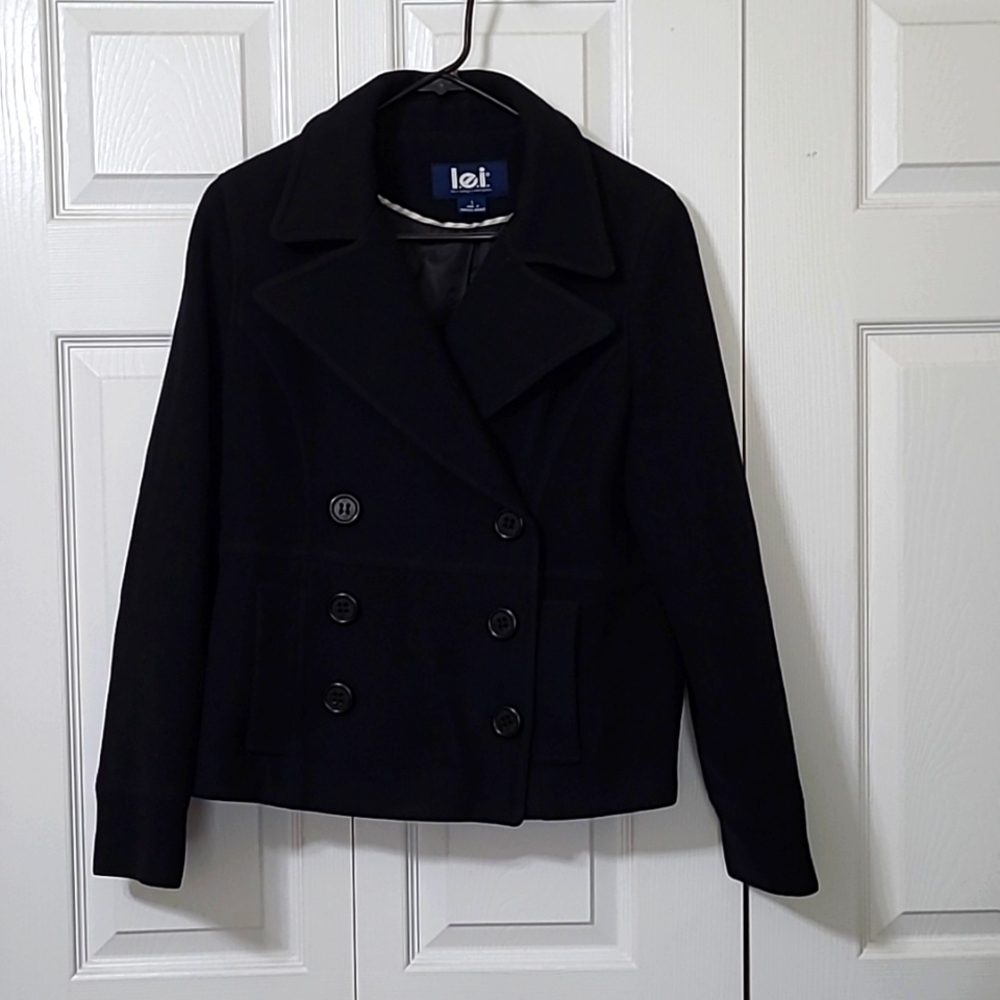 Black Pea Coat Jacket, Button-Up closure w/pockets, Size Large, Like New Cond